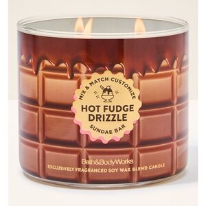 Bath & Body Works Hot Fudge Drizzle Candle